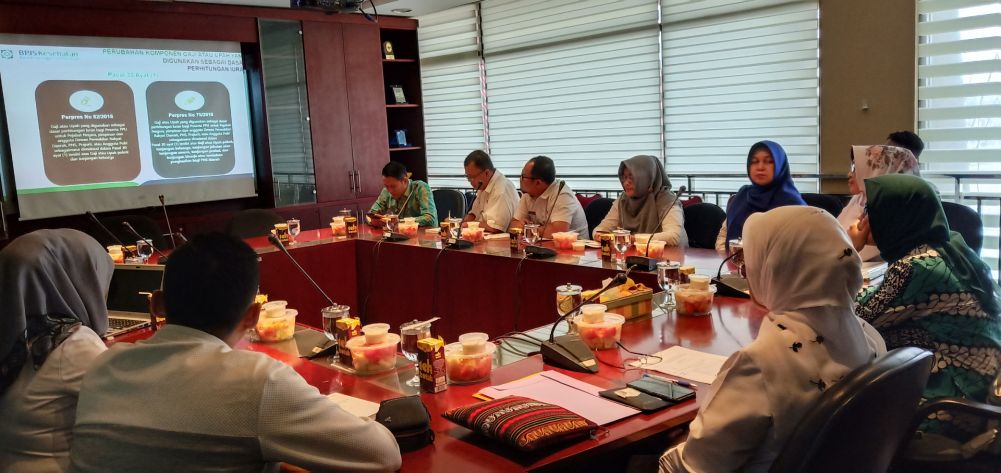 Kandinkes Provinsi Riau Ikuti Rapat Forum Komunikasi Dengan Pemangku Kepentingan Utama Program Jaminan Kesehatan Nasional, Kartu Indonesia Sehat (JKN-KIS) 