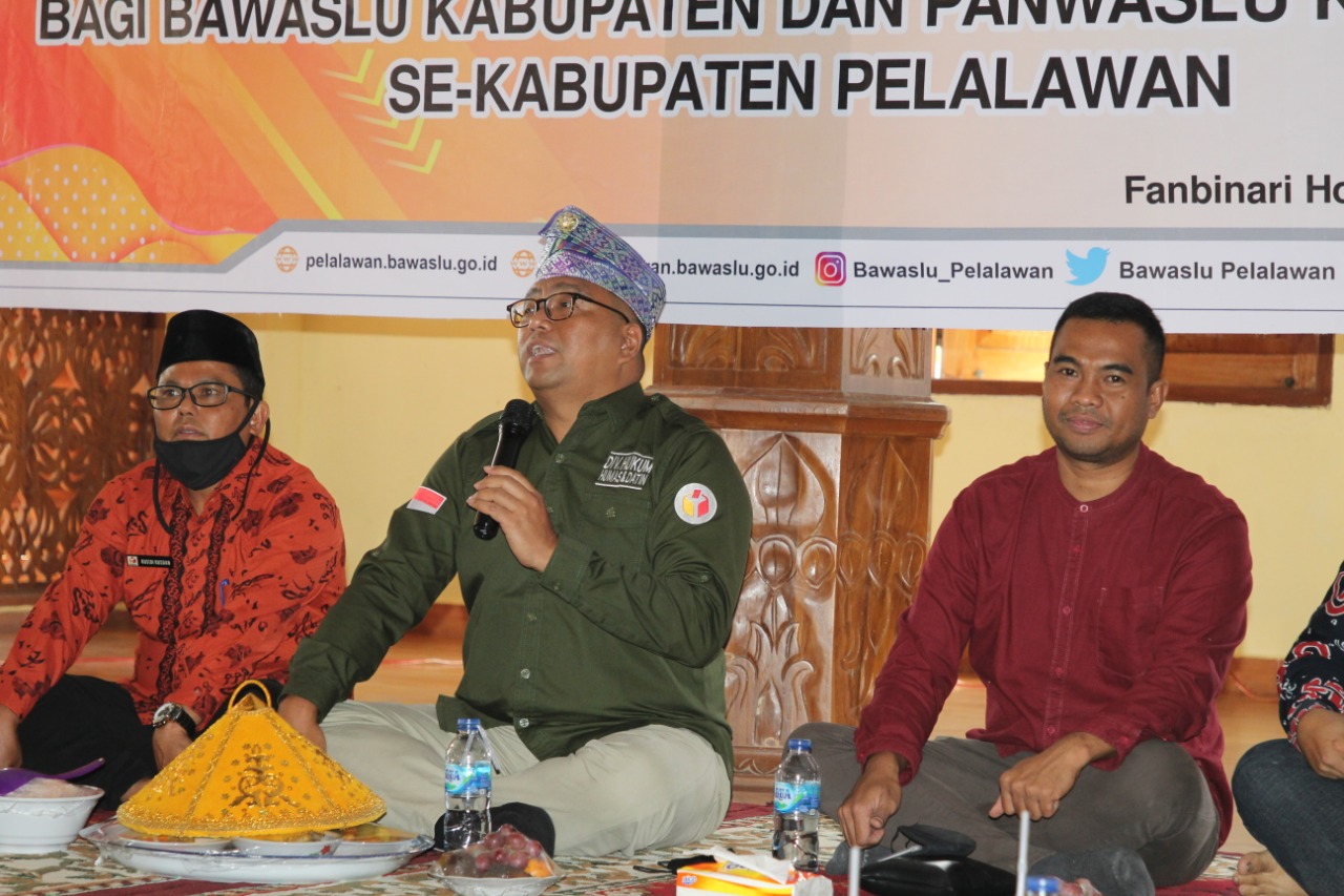 Fritz Edward Siregar: 