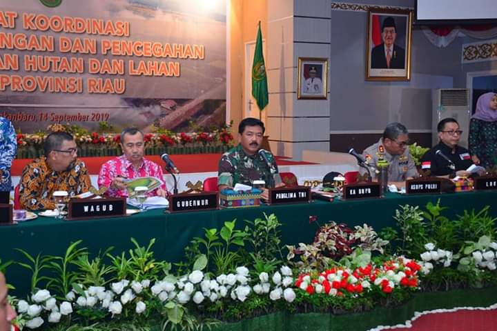 Panglima TNI Kerahkan Pesawat Untuk Hujan Buatan
