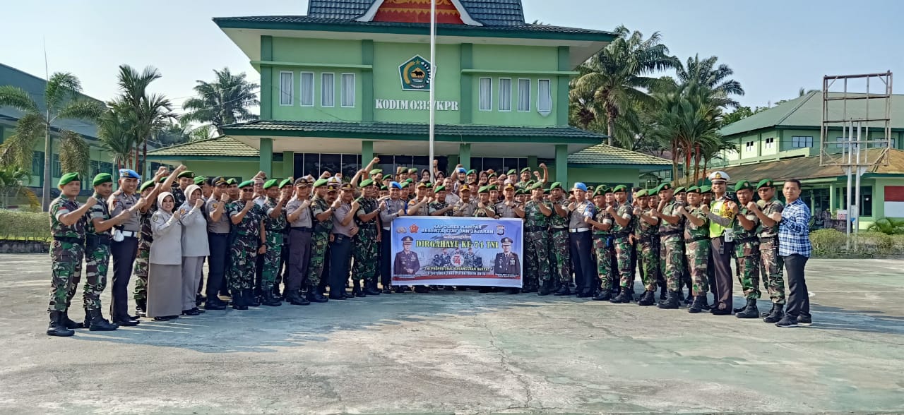 Surprise HUT TNI ke 74, Pejabat Utama Polres Kampar Kunjungi Kodim 0313/KPR Dan Yonif 132/BS