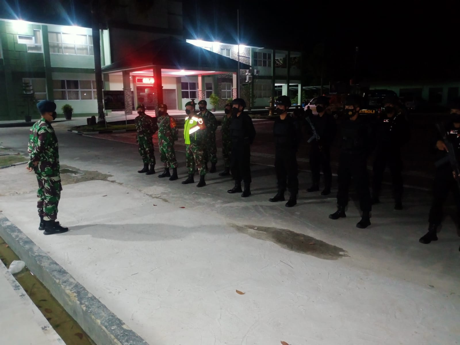 Sinergitas TNI-Polri, Kodim 0301/PBR Laksanakan Patroli Gabungan