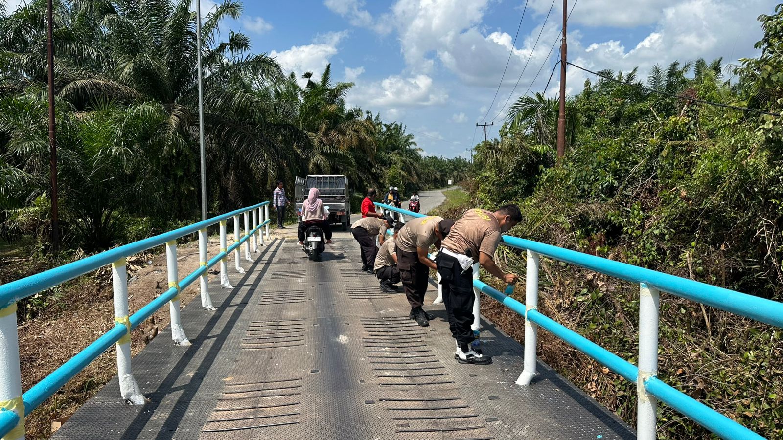 Satu Minggu Progres Renovasi Jembatan Merah Putih Presisi Polda Riau di Kabupaten Siak Capai Hingga 85 Persen
