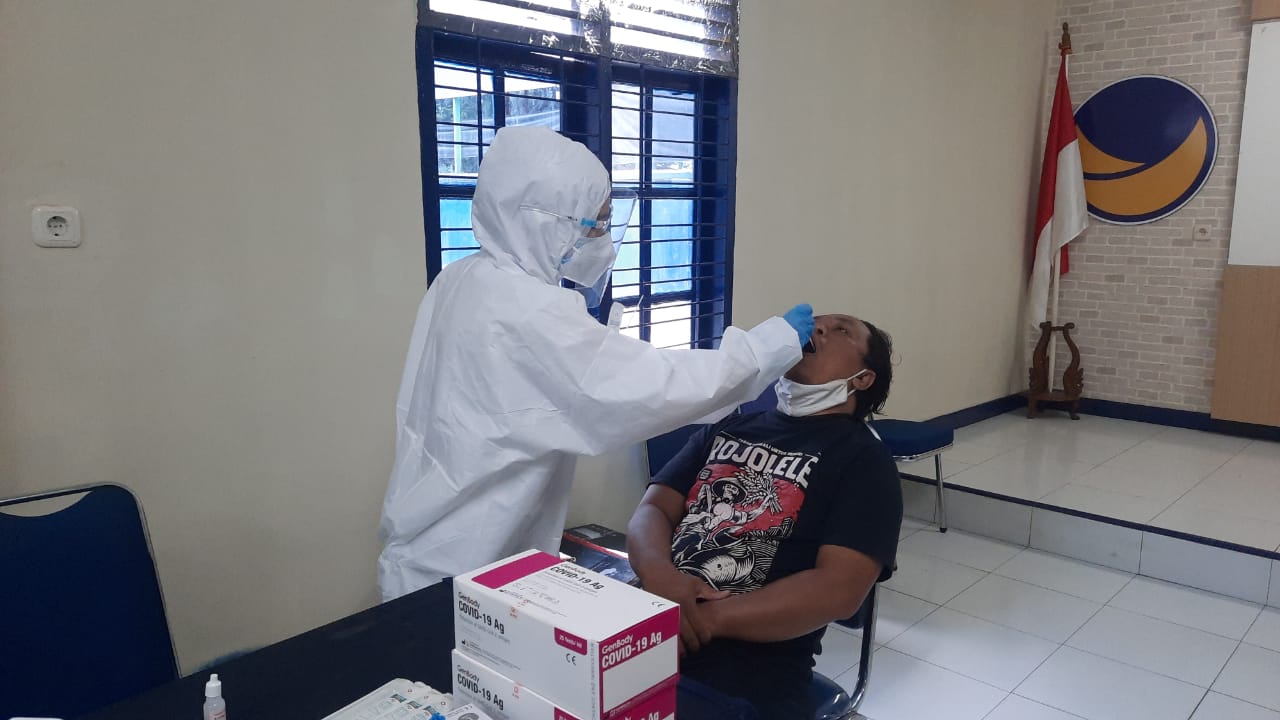 Sebanyak 170 Masyarakat Ikuti Rapid Tes dan Swab Antigen Sars Covid-19 Gratis Oleh DPW Partai NasDem Riau