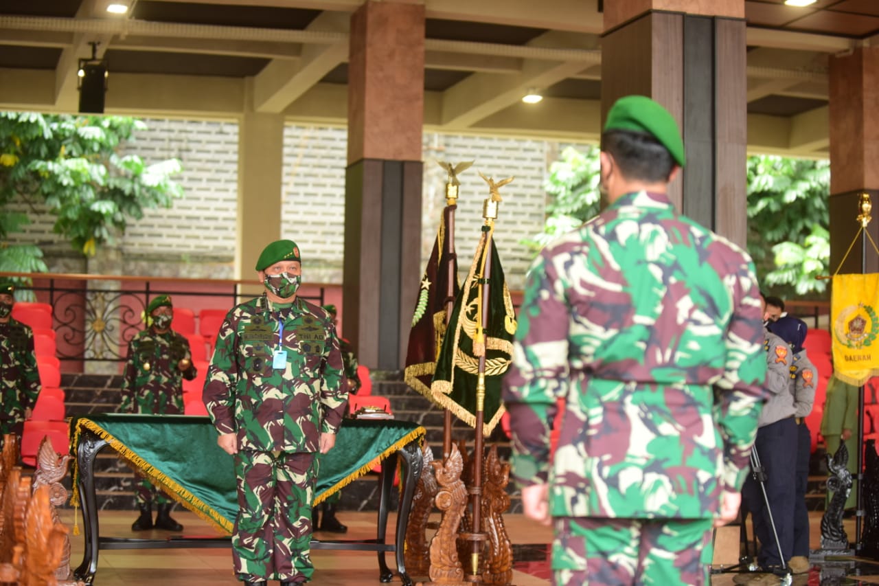 Kasad Menerima Laporan Korps Kenaikan Pangkat Wakasad dan 12 Perwira Tinggi TNI AD