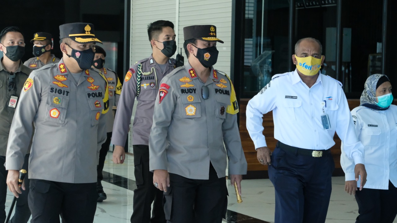 Larangan Mudik, Kapolda Banten Meninjau Pelabuhan Penyeberangan Merak