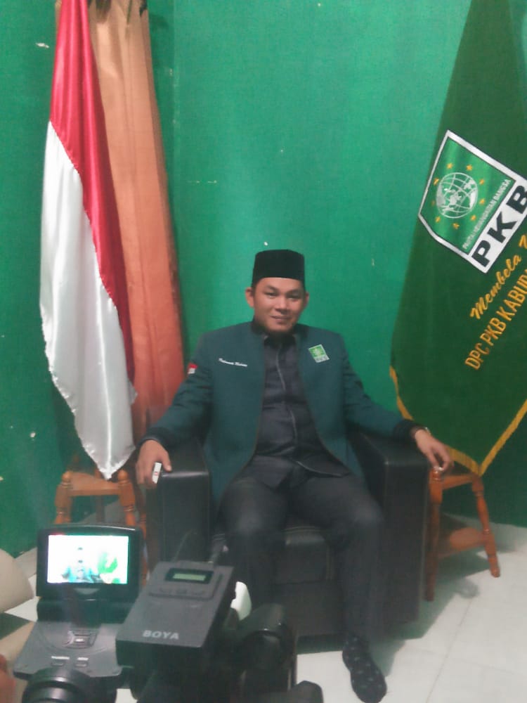 Wakil Ketua II DPRD Kabupaten Murung Raya Rahmanto, Sekaligus Ketua DPC PKB Bagikan Paket Sembako
