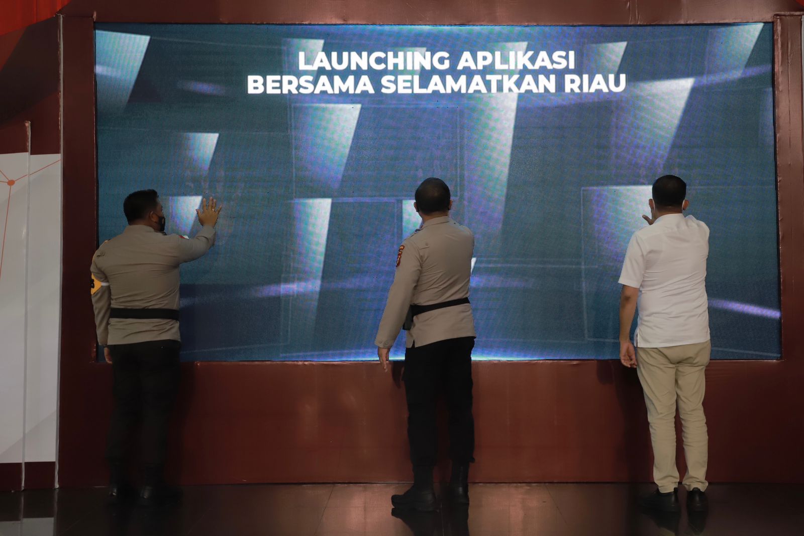 Kapolda Riau Launching Aplikasi BSR “Bersama Selamatkan Riau” Tangani Terkonfirmasi Covid-19