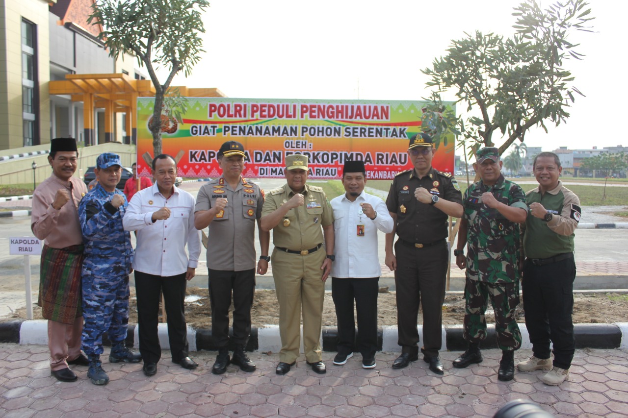 Wakil Gubernur Riau Apresiasi Kepada Polda Riau Atas Penanaman Pohon Serentak