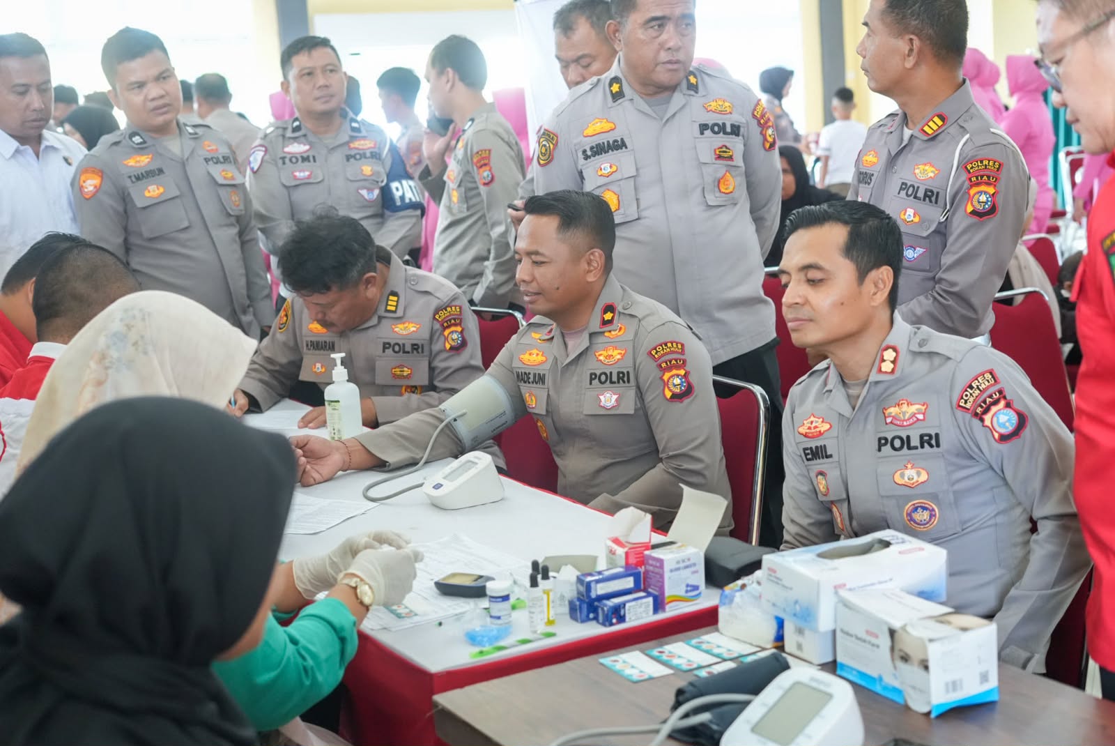 Sambut HUT Bhayangkara Ke-80, Polres Rokan Hulu Gelar Donor Darah, Sunatan Massal dan Pemeriksaan Kesehatan Gratis
