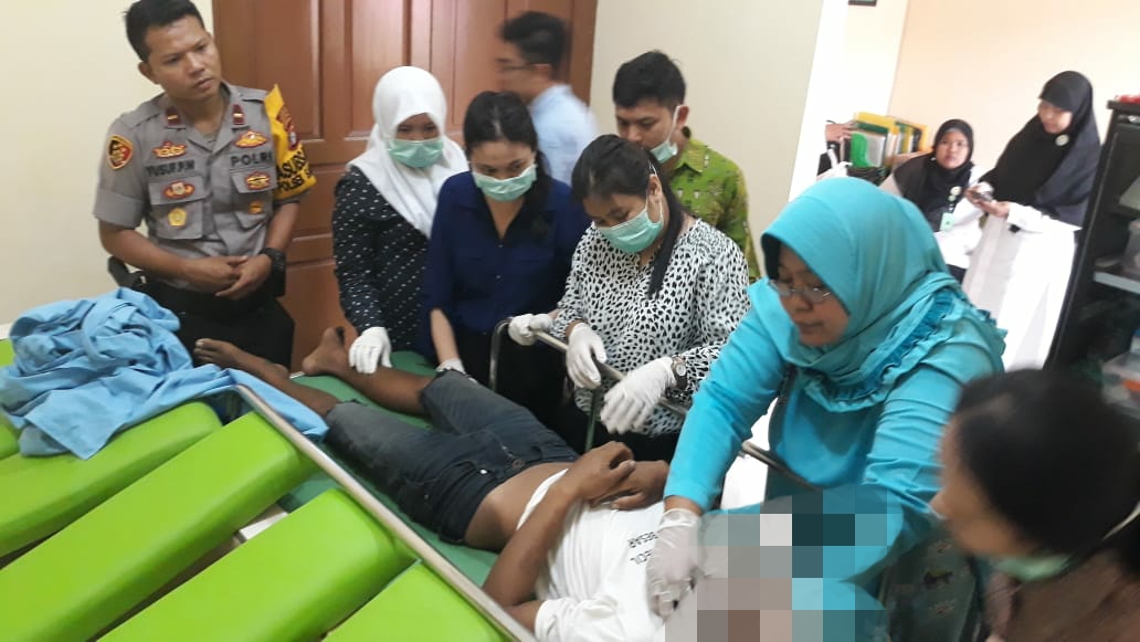 Pacar Datang, RH Gantung Diri dalam Kamar