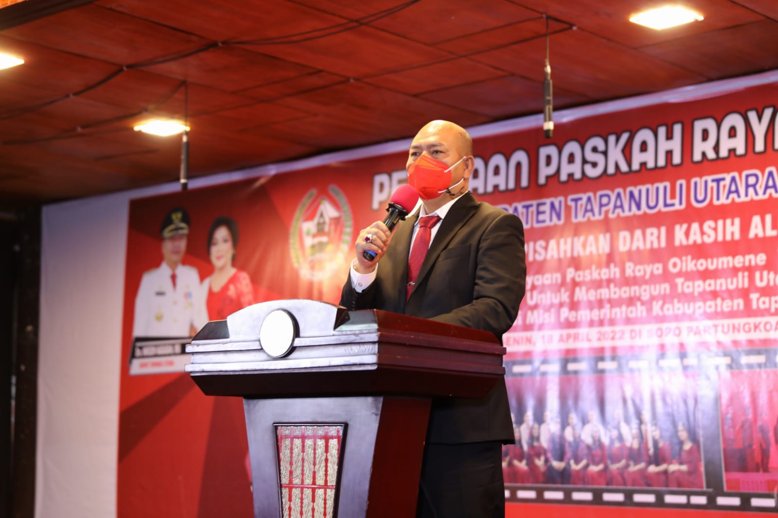 Hadiri Ibadah Perayaan Paskah Raya Oikumene, Bupati Taput Ajak Masyarakat Memaknai Paskah Dengan Mengedepankan Kebersamaan Mendukung Hadirnya Untara