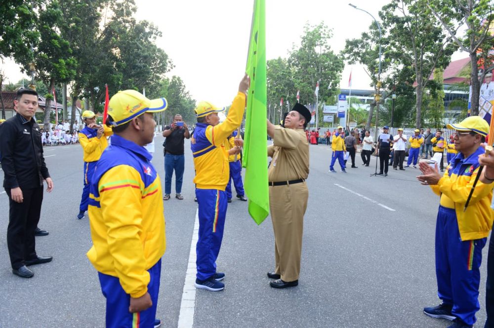 Pj Sekdaprov Riau Melepas Kontingen Porwil Sumatera Ke X Tahun 2019 Bengkulu