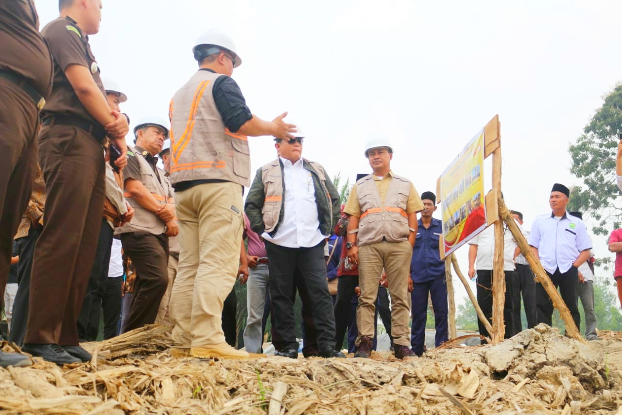 Bupati Muba Dodi Reza Targetkan dua Jembatan di Desa Muara Medak Desember Selesai