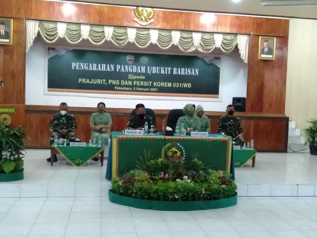 Dandim 0301/PBR Mengikuti Kegiatan Pengarahan Pangdam I/BB di Aula Korem 031/WB