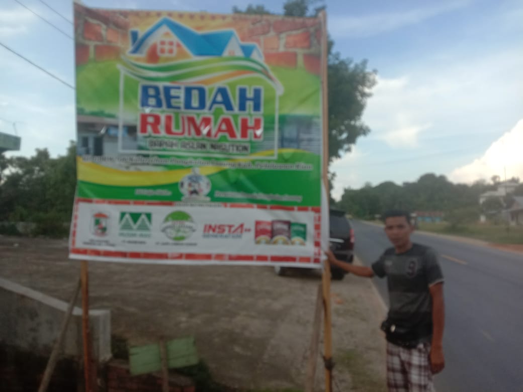 Bedah Rumah Oleh Pemuda Pangkalan Lesung, PT. MM dan PT. SLS Berkompetisi