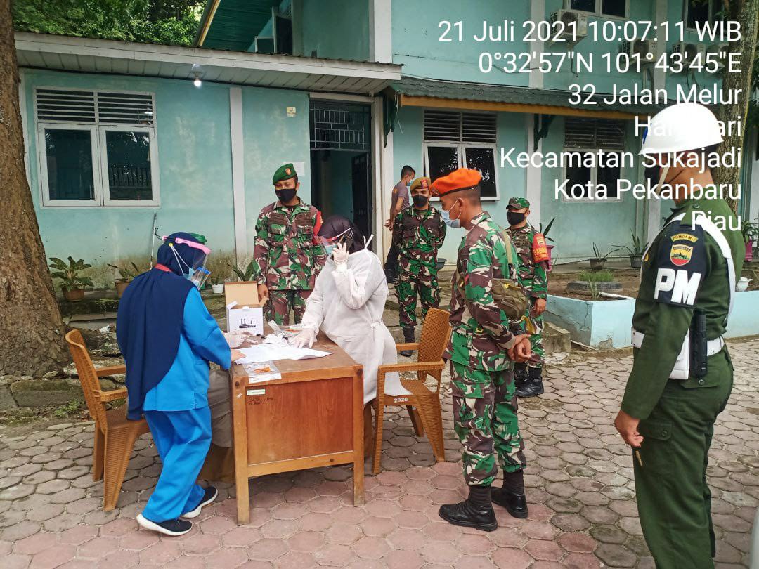 Babinsa Kodim 0301/PBR Bersama Personil Gabungan Lakukan Monitoring Pelaksanaan Test Swab PCR
