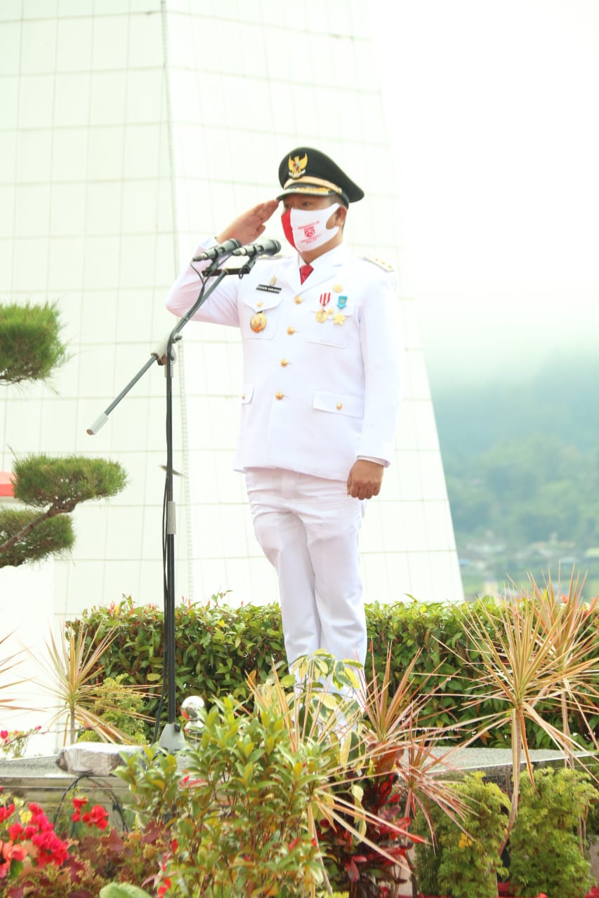 Bupati Taput Pimpin Upacara Bendera Peringatan HUT RI Ke-75 Tahun Indonesia Merdeka