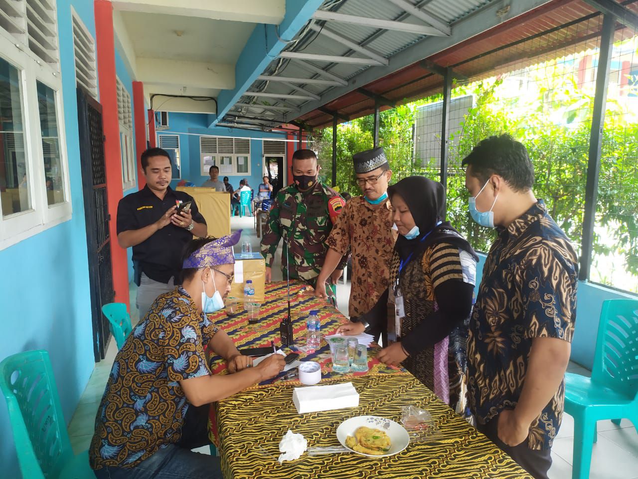 Babinsa Kodim 0301/PBR Pantau Pemilihan Ketua RW 01 Kelurahan Bina Widya