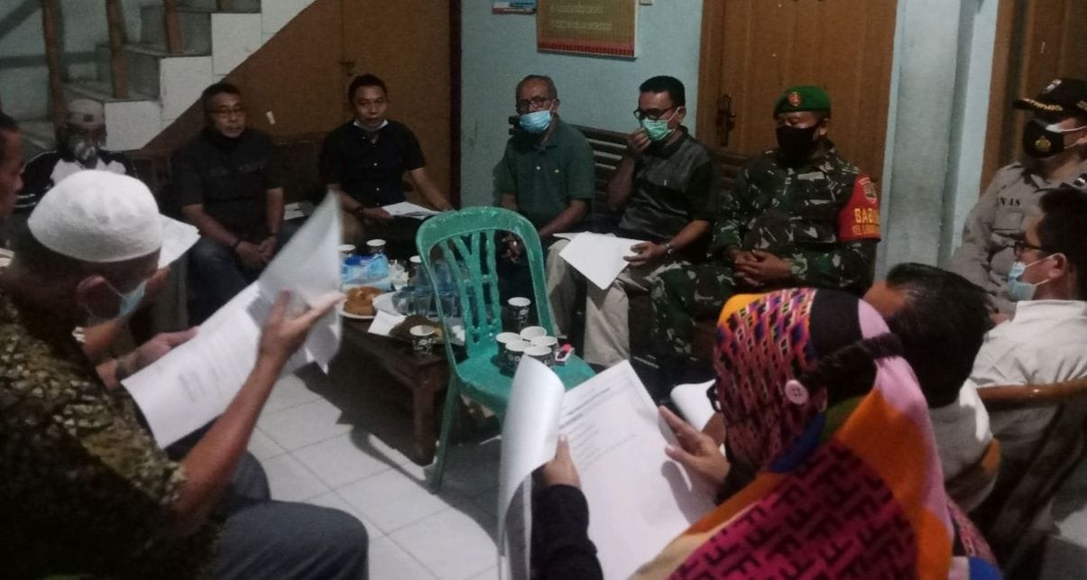 Babinsa Kodim 0301/PBR Hadiri Musyawarah Verifikasi DTKS di Kantor Kelurahan