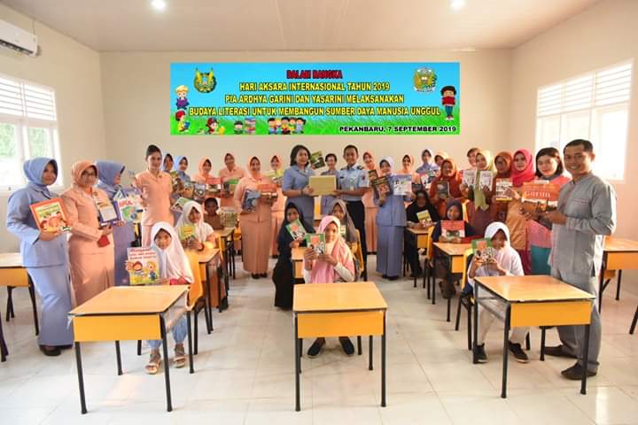 Ny. Irenne Moningka, Budaya Literasi Jamin SDM Yang Unggul