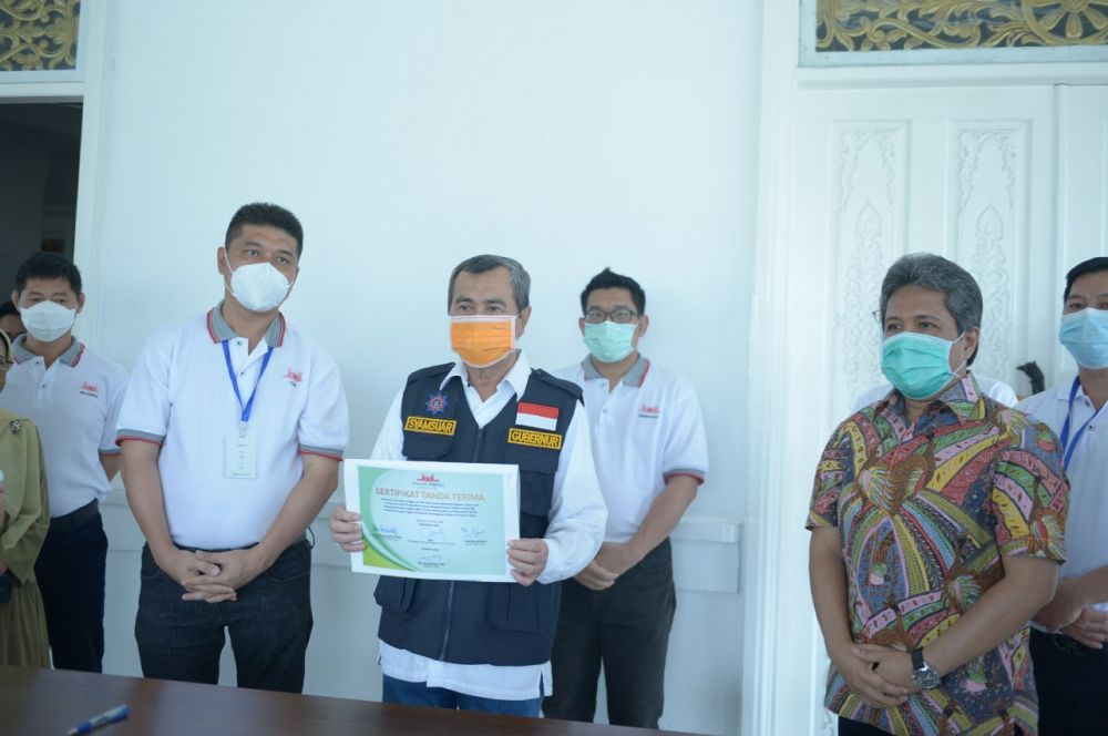 Dua Unit Incinerator Limbah Infeksius Langsung Diterima Ketua Gugus Tugas Percepatan Penanganan Covid-19 Provinsi Riau Dari Relawan Peduli RS Awal Bros