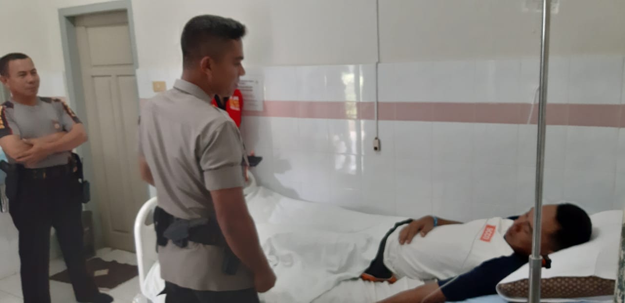 Bentuk Kepedulian, Kapolres Lampung Utara Jenguk Anggotanya yang Sakit