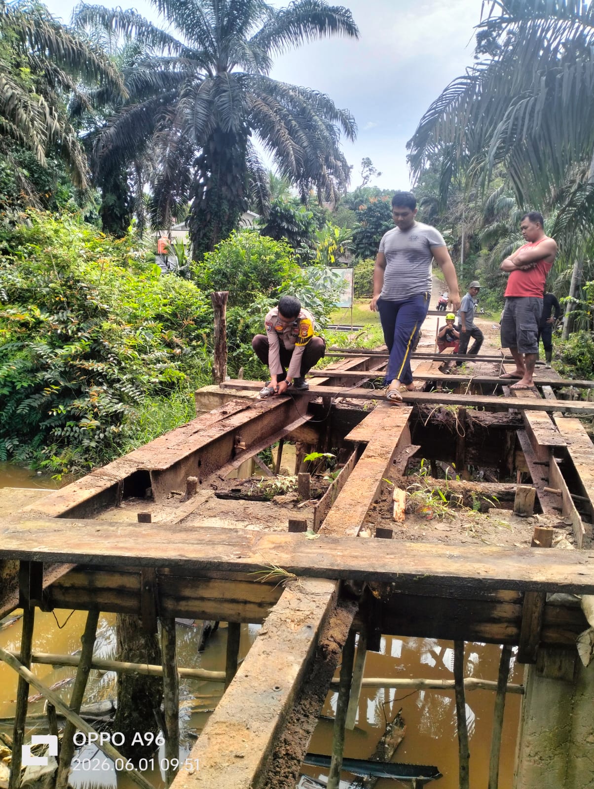 Hari Pertama Pembangunan Jembatan Presisi Polri Tahap II di Sungai Buluh, Kapolsek Bunut: Selesai 3-4 Minggu