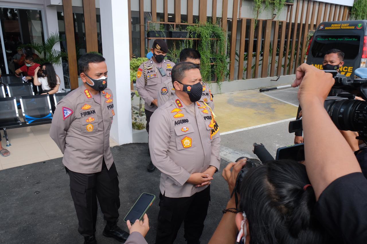 Penerapan PPKM Level 4, Kapolda Riau: Penyekatan Jalan Untuk Membatasi Mobilitas Masyarakat, Karena Virus Covid-19 Menular Dari Orang Ke Orang