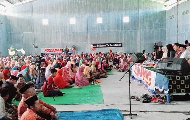 Bupati Kendal Mirna Annisa Hadiri Pengajian Bareng Dengan Warga Desa Jenarsari 