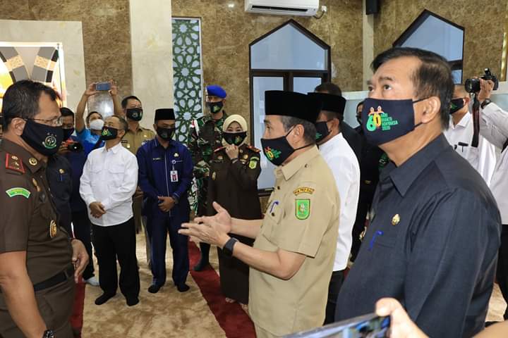 Walikota Pekanbaru Menghadiri Peresmian Masjid AL-Mizan di Kantor Kejaksaan Tinggi Riau