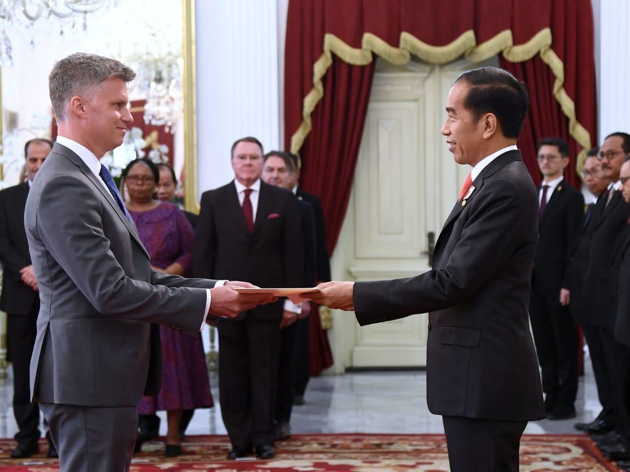 Presiden Jokowi Terima Surat Kepercayaan 14 Duta Besar Negara Sahabat