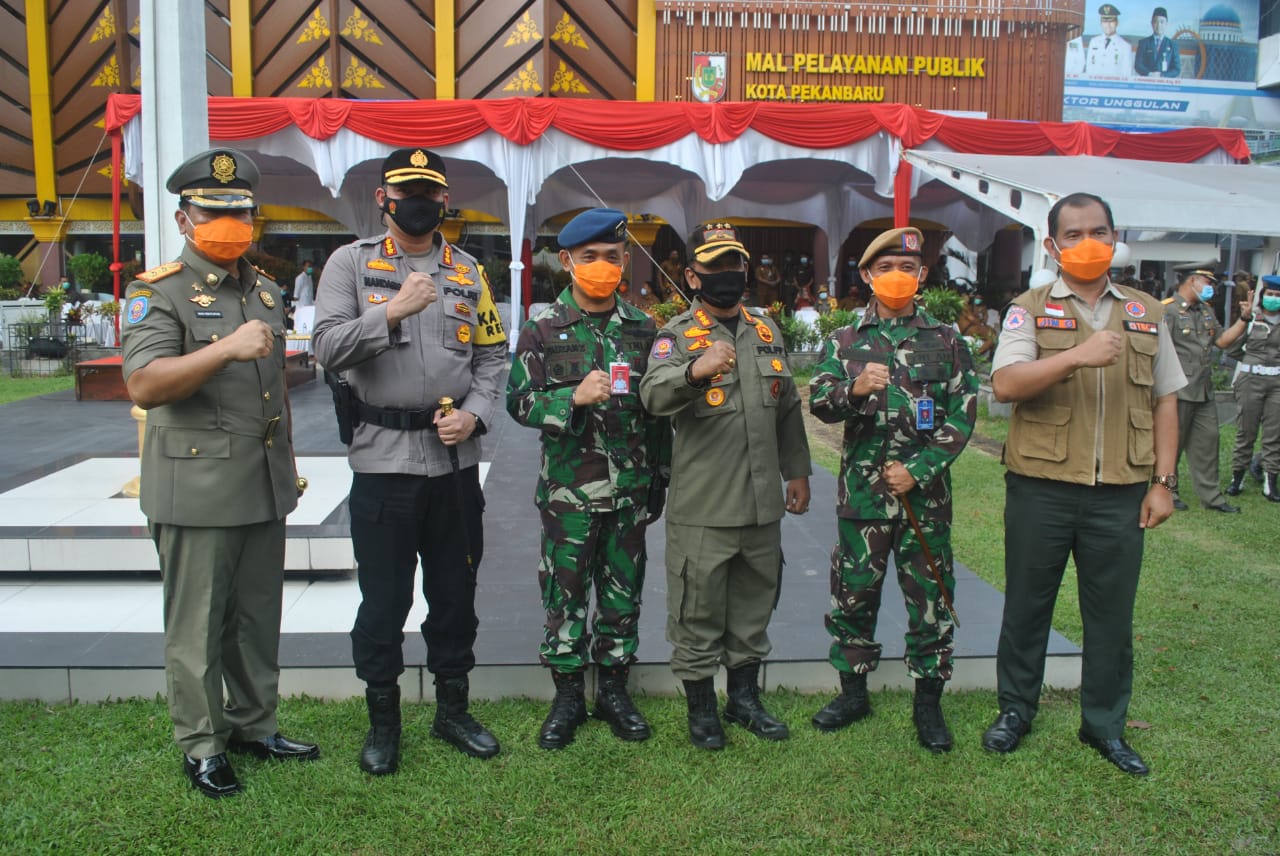 Kapolresta Pekanbaru Hadiri Sertijab Kasatpol PP Kota Pekanbaru Defenitif Iwan Simatupang