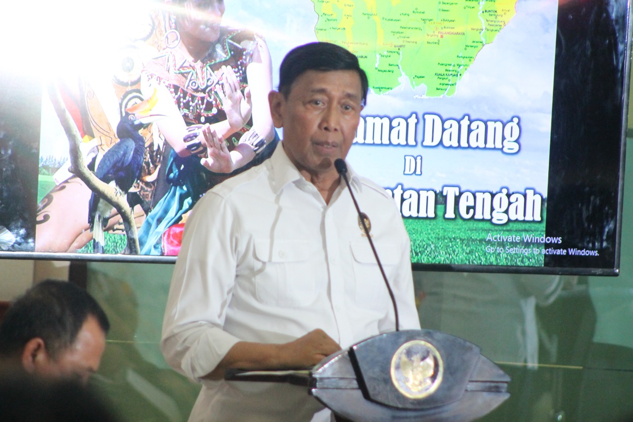  Menko Polhukam Wiranto, Mengapresiasi Penanganan Kebakaran Hutan dan Lahan  di Kalimantan Tengah