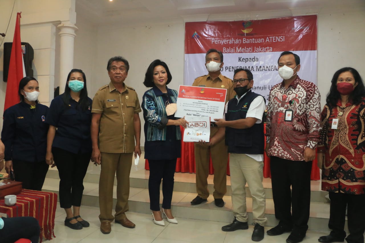 180 Warga Taput Terima Bantuan Dari Balai Melati Kementerian Sosial