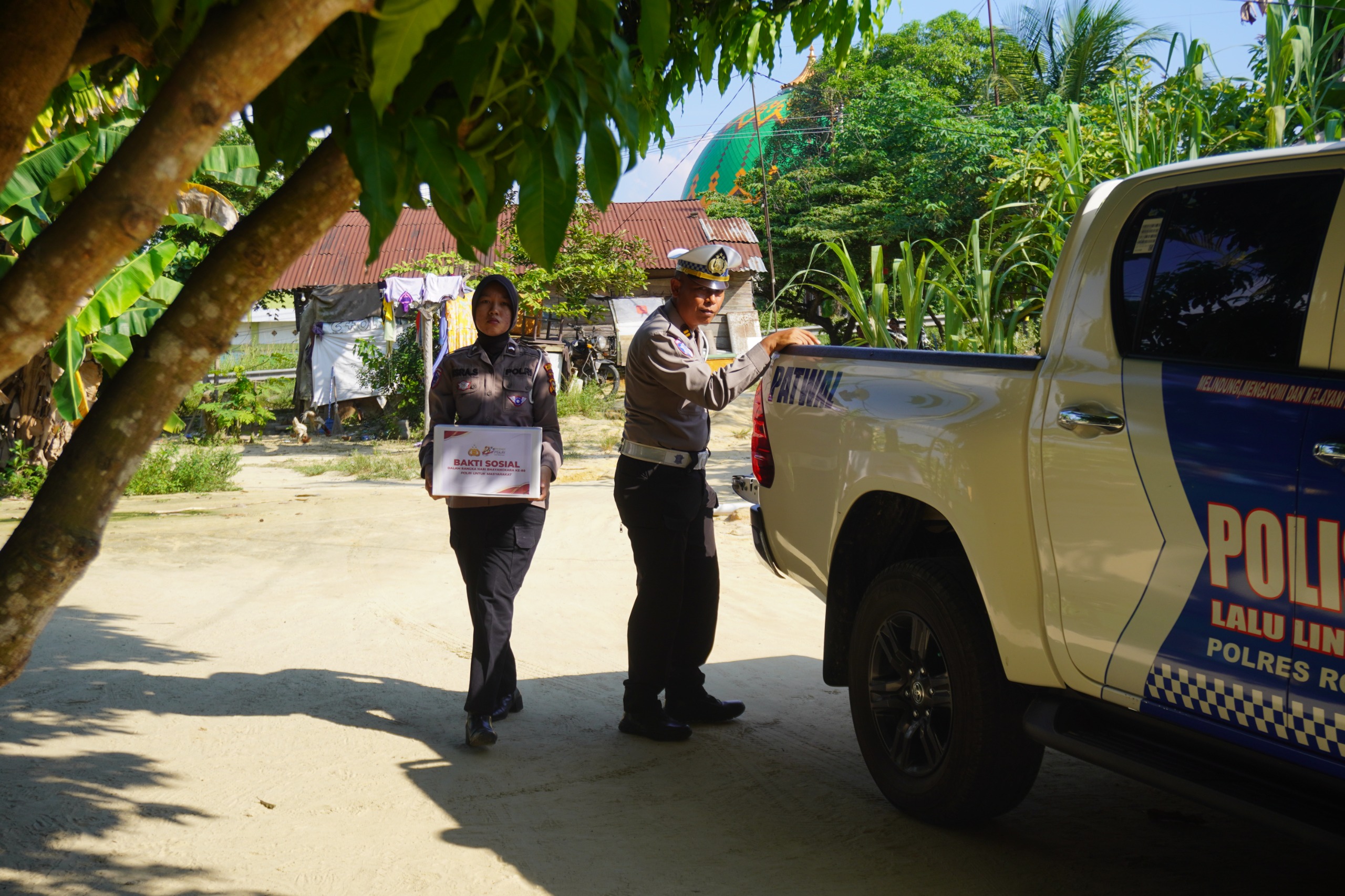 Menjangkau Hingga Pelosok Negeri, Polantas Riau Salurkan 5.357 Paket Bansos Dan Hadir Membawa Harapan Untuk Masyarakat