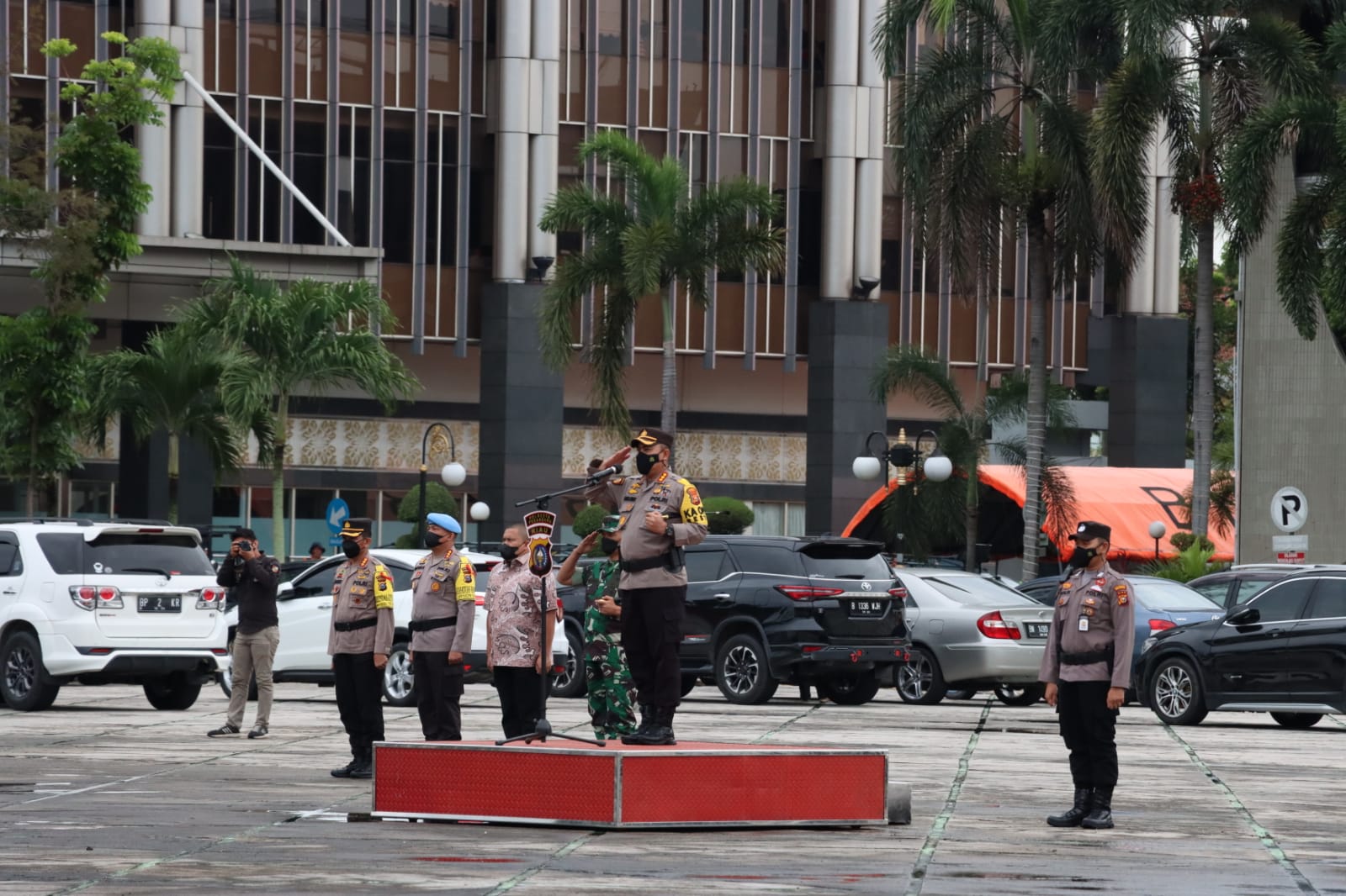Jelang Malam Pergantian Tahun Baru, Kapolresta Pekanbaru Pimpin Gelar Apel Gabungan