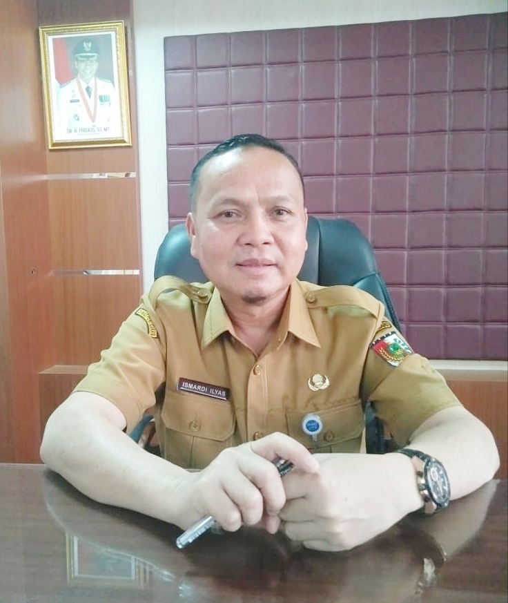 Kadisdik Pekanbaru Sebut, Pihak Sekolah Jangan Coba - Coba Jual LKS dan Seragam Sekolah