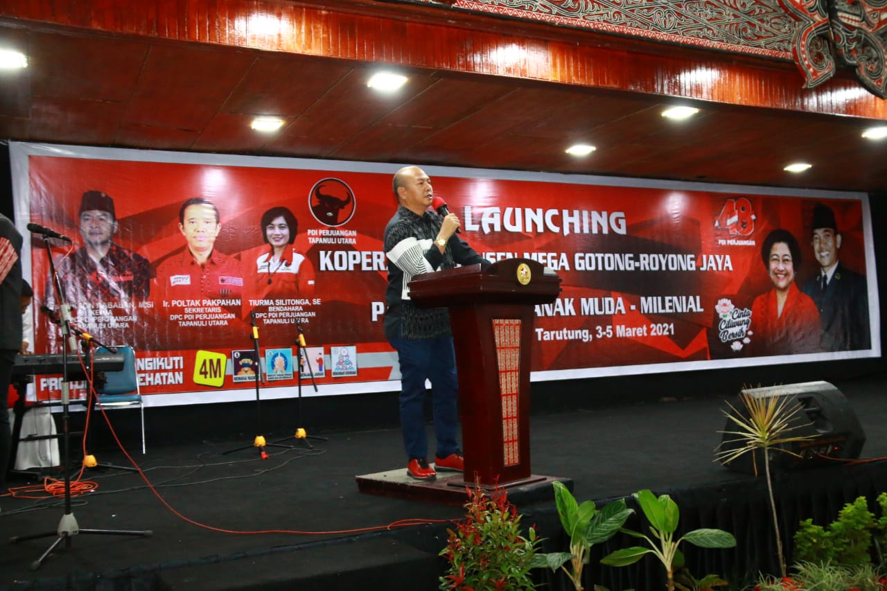 Bupati Taput Secara Resmi Menutup Acara Launching Koperasi Produsen Mega Gotong Royong Jaya dan Pameran UMKM Anak Muda Millenial