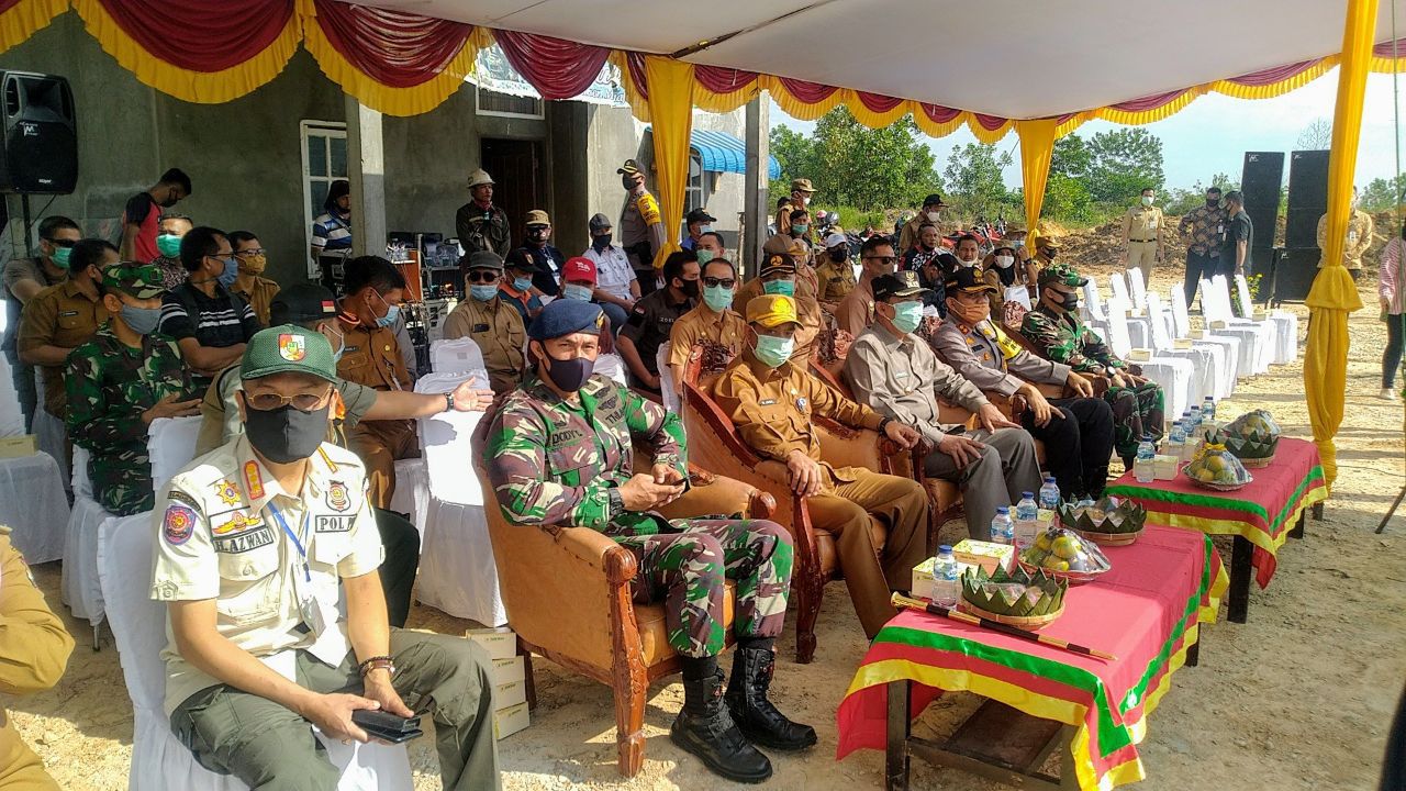 Kasdim 0301/Pekanbaru Dampingi Walikota Pekanbaru Gelar Apel Pasukan Pengamanan Kawasan Industri Tenayan