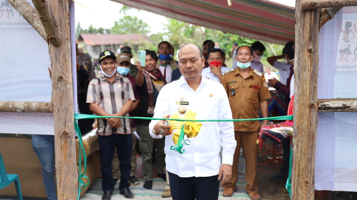 Bupati Taput Resmikan Rumah Pembibitan Kemenyan di Dusun Tornauli Kecamatan Parmonangan