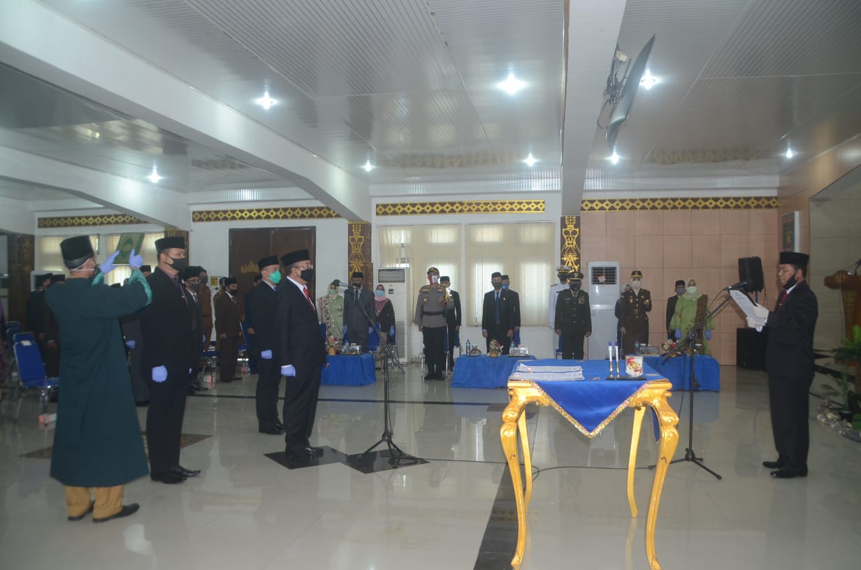 Di Hadiri Perwakilan Gubenur Lampung, Plt Bupati Lampura Melantik Drs. H. Lekok, MM Sebagai Sekdakab