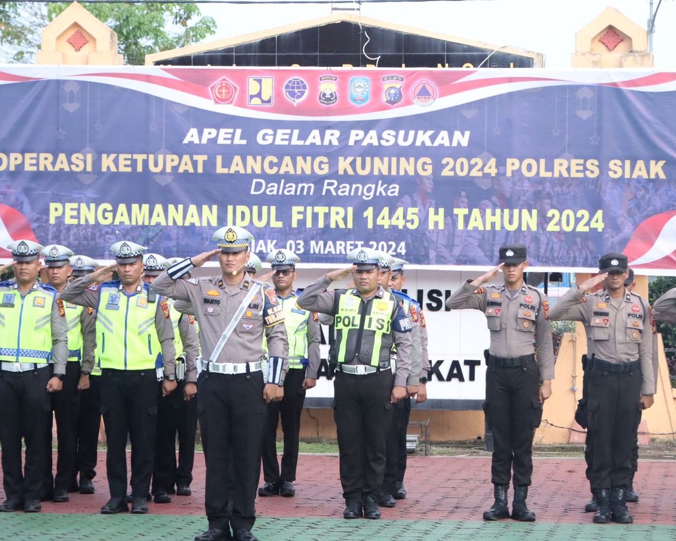 Kapolres Siak AKBP Asep Sujarwadi Pimpin Apel Gelar Pasukan Ops Ketupat Lancang Kuning Tahun 2024