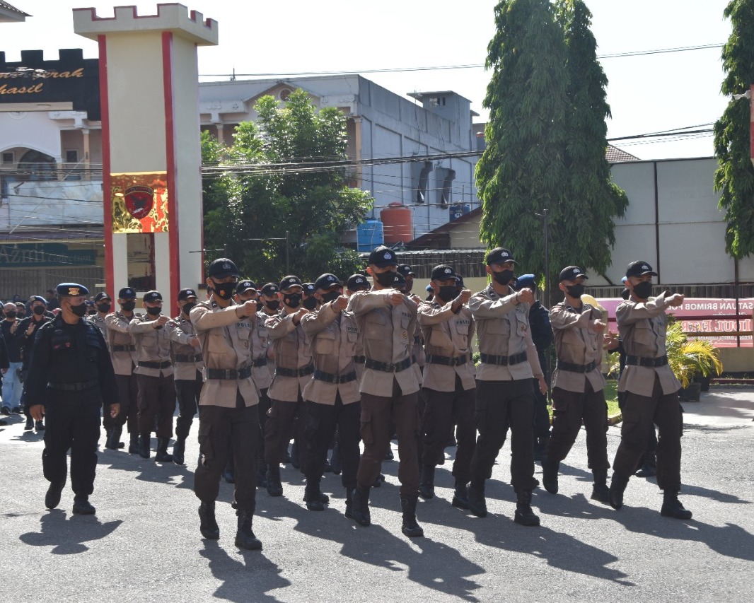 Dansat Brimob Polda Riau Pimpin Apel Penyambutan Personel Bintara lulusan SPN Polda Riau