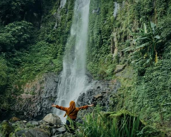 Panorama Keindahan Curug Lawe Secepit Masih Alami