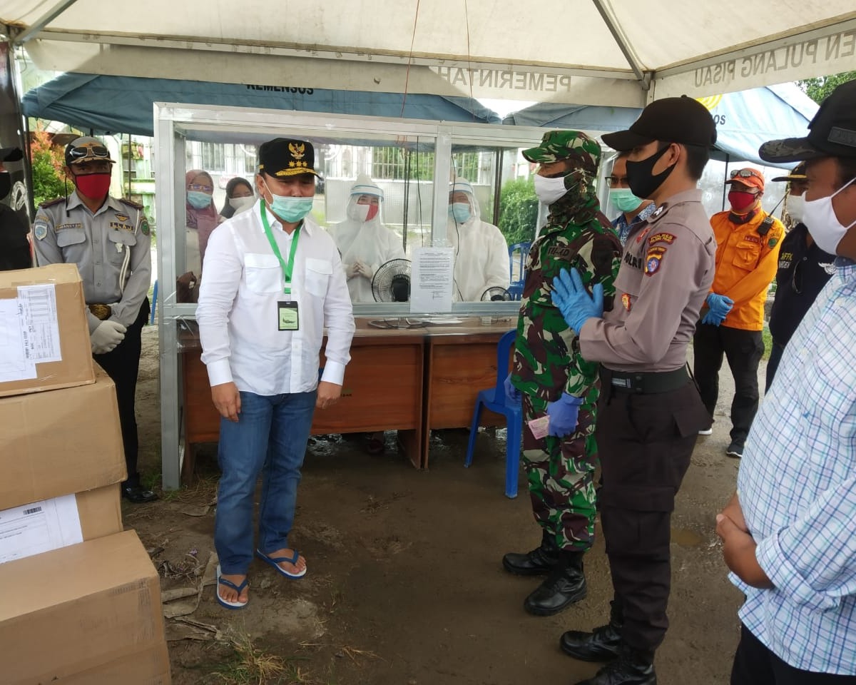 Gubernur Kalteng Serahkan Bantuan 5000 Pcs Masker di Pulang Pisau