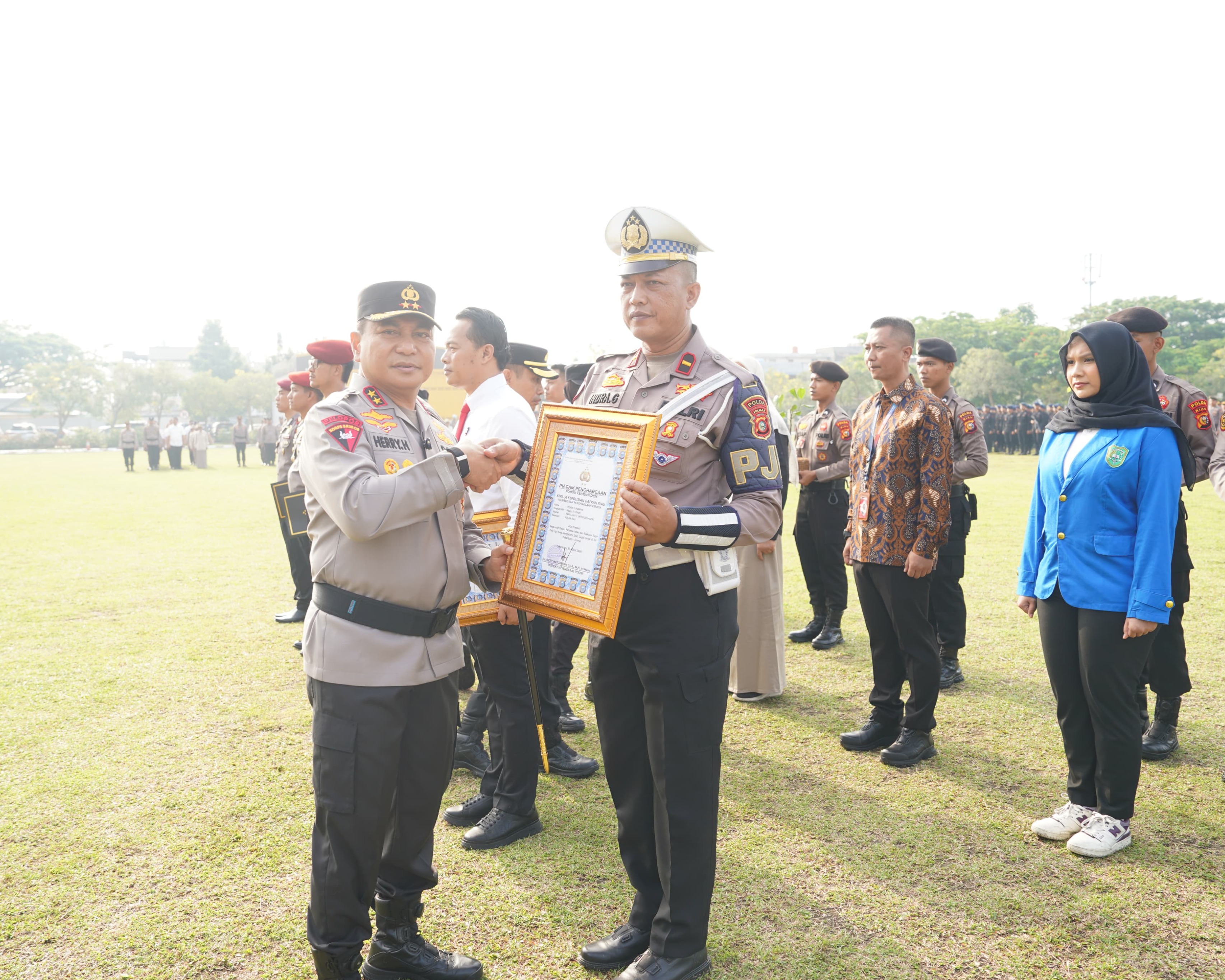 Empat Personel Satuan PJR Ditlantas Polda Riau Raih Penghargaan, Kiprah Ditlantas Melalui Program 'Polantas Penolong', Semakin Dirasakan Masyarakat