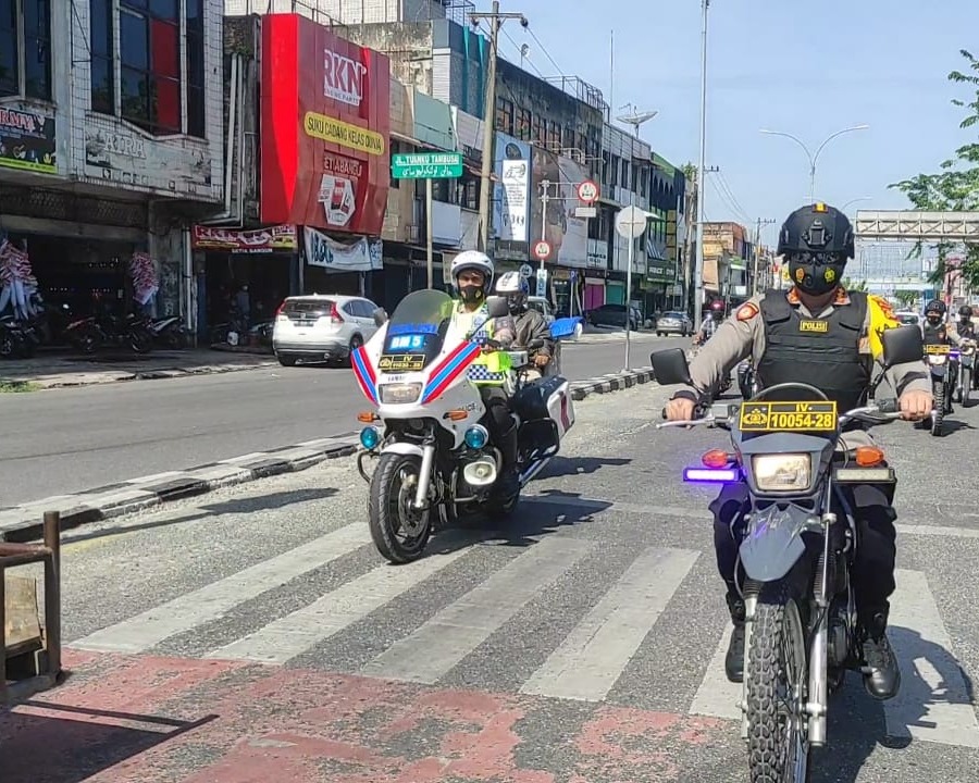 Kapolresta Pekanbaru Laksanakan Patroli dan Cek Kamtibmas di Sejumlah Gereja Pada Saat Ibadah Jumat Agung