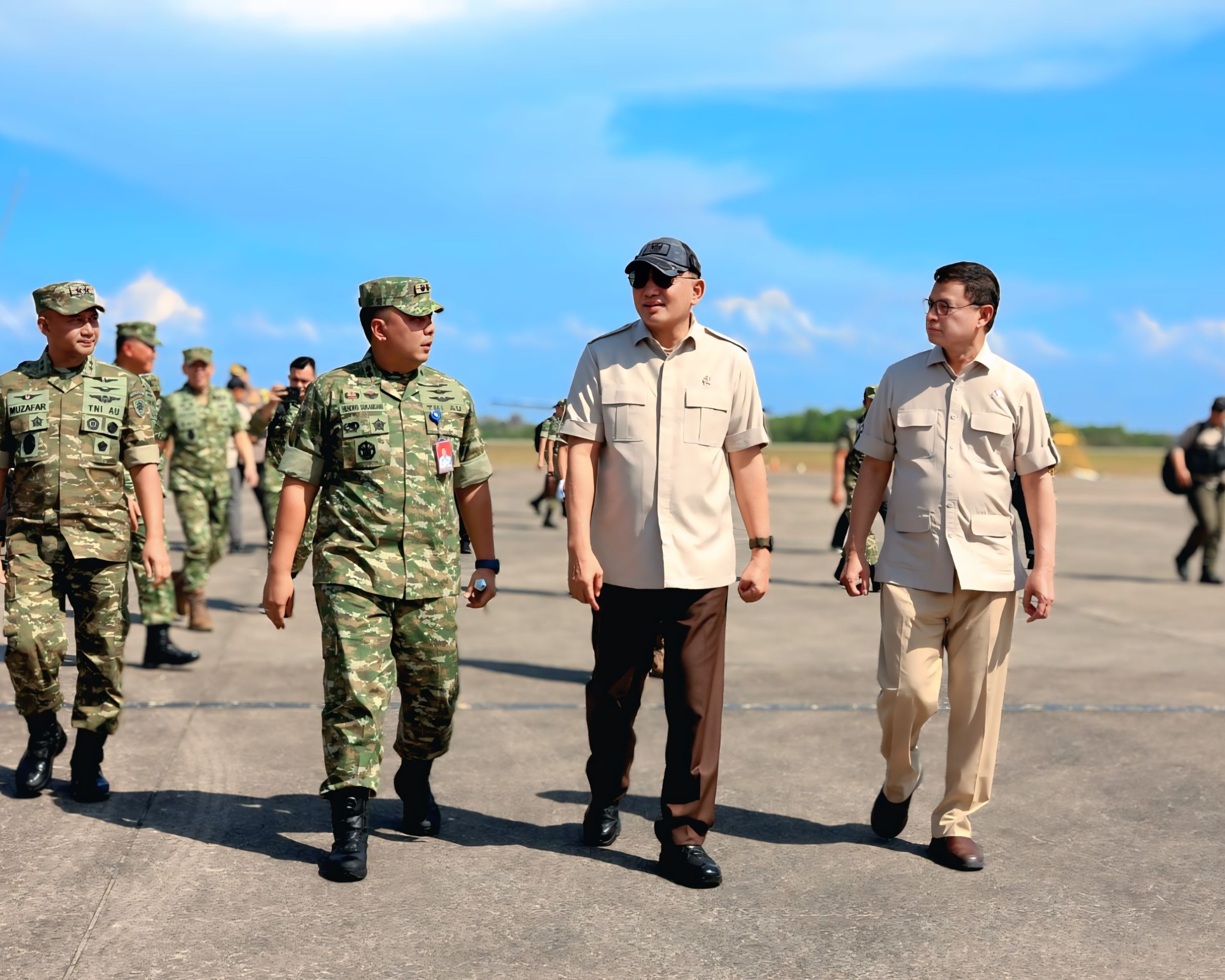 Pangkodau I Dampingi Menhan RI Resmikan Masjid Bintang Amin Angkasa Lanud Hnm