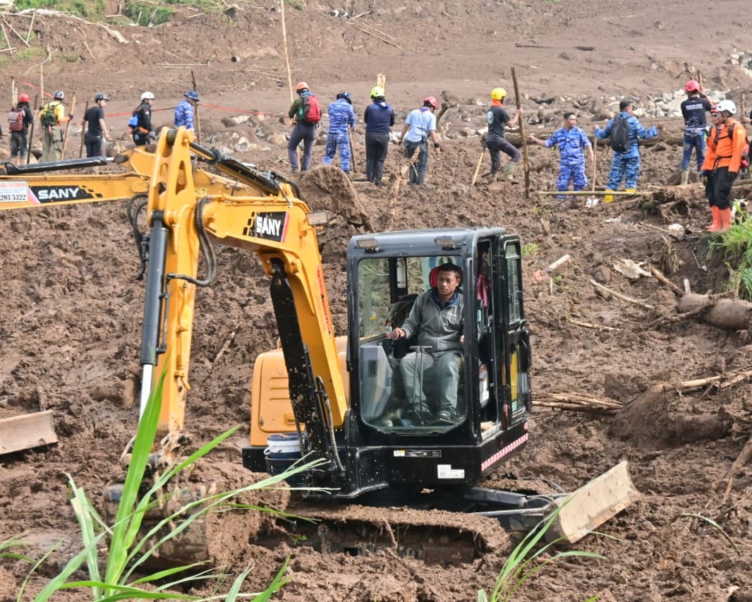 Pangkodau I Apresiasi Langkah Cepat Danlanud Husein.S Dalam Penanganan Longsor Di Desa Pasirlangu