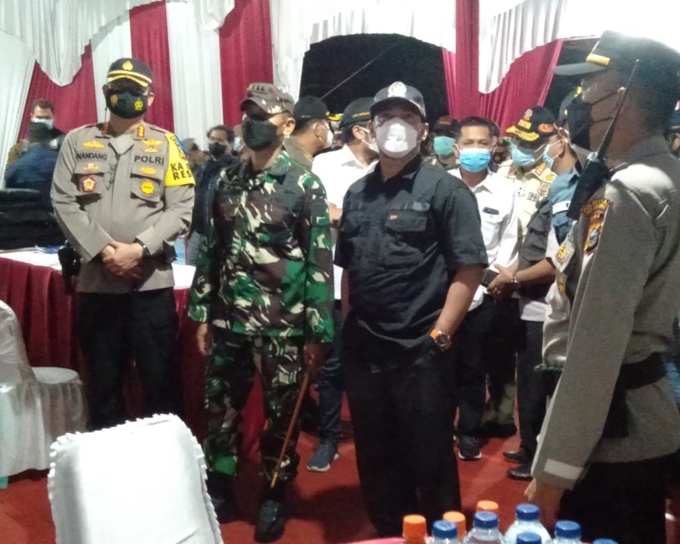 Kapolresta Mendampingi Walikota Pekanbaru Lakukan Peninjauan Kesiapan Posko Penyekatan Larangan Mudik 1442 H